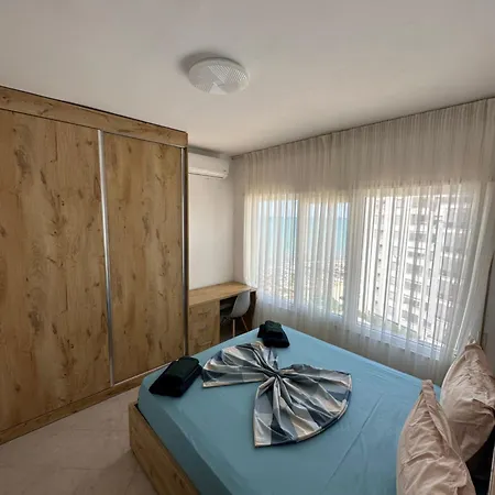 Regatta Seaview 306 * Durrës