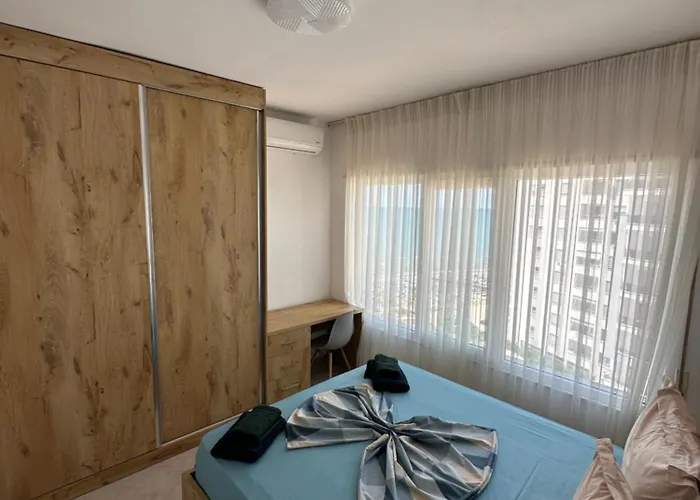 Regatta Seaview 306 * Durrës